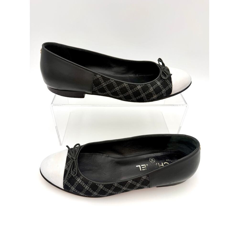 Chanel Interlocking CC Ballet Flats Black White Cap Toe Size 38.5 / 8.5 Bow - Picture 6 of 16